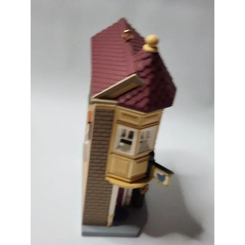 Hallmark Keepsake Ornament – Neighborhood Drugstore (1994, Collector’s Series)